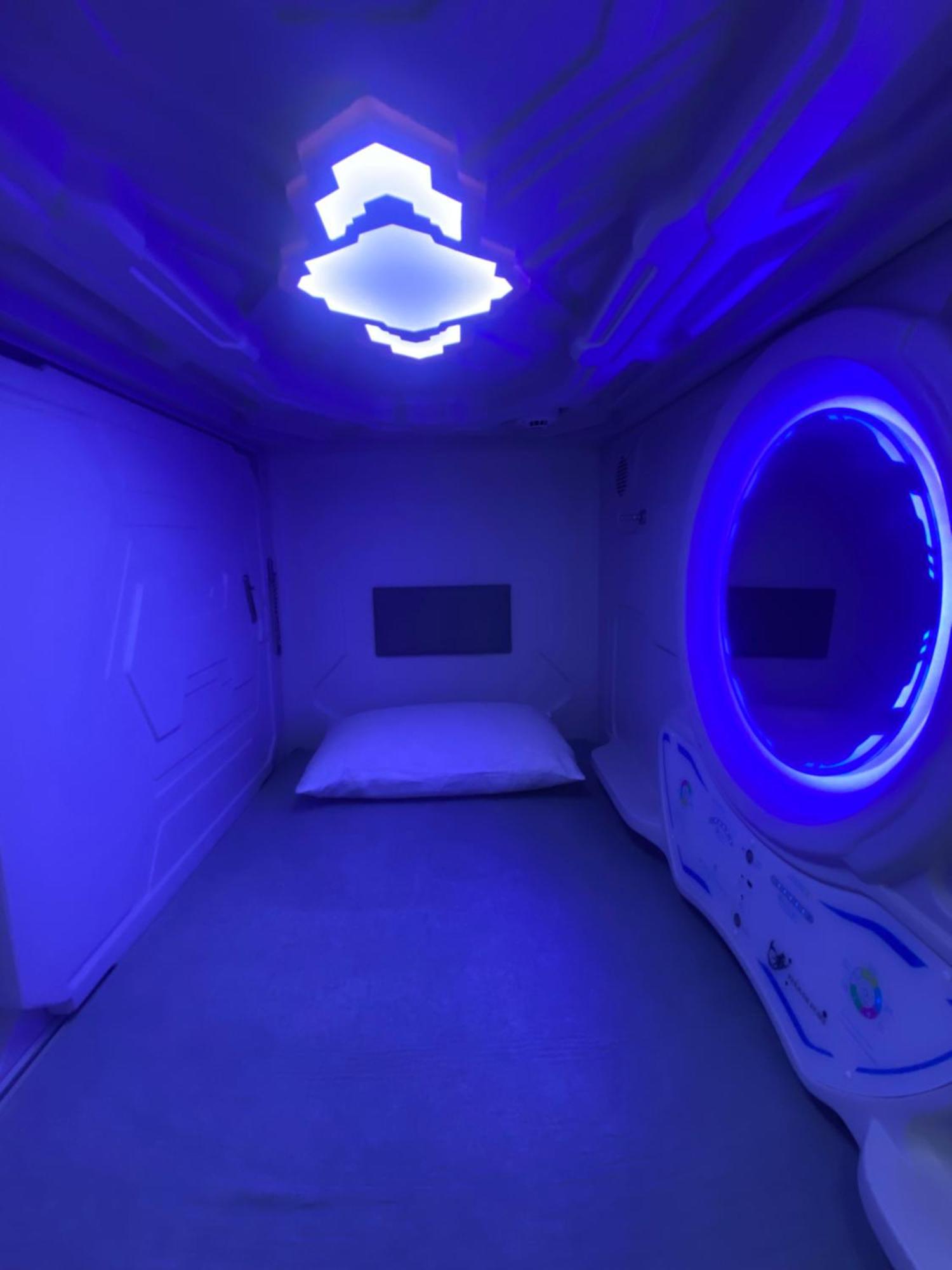 Hostel Mermaid Space Capsule