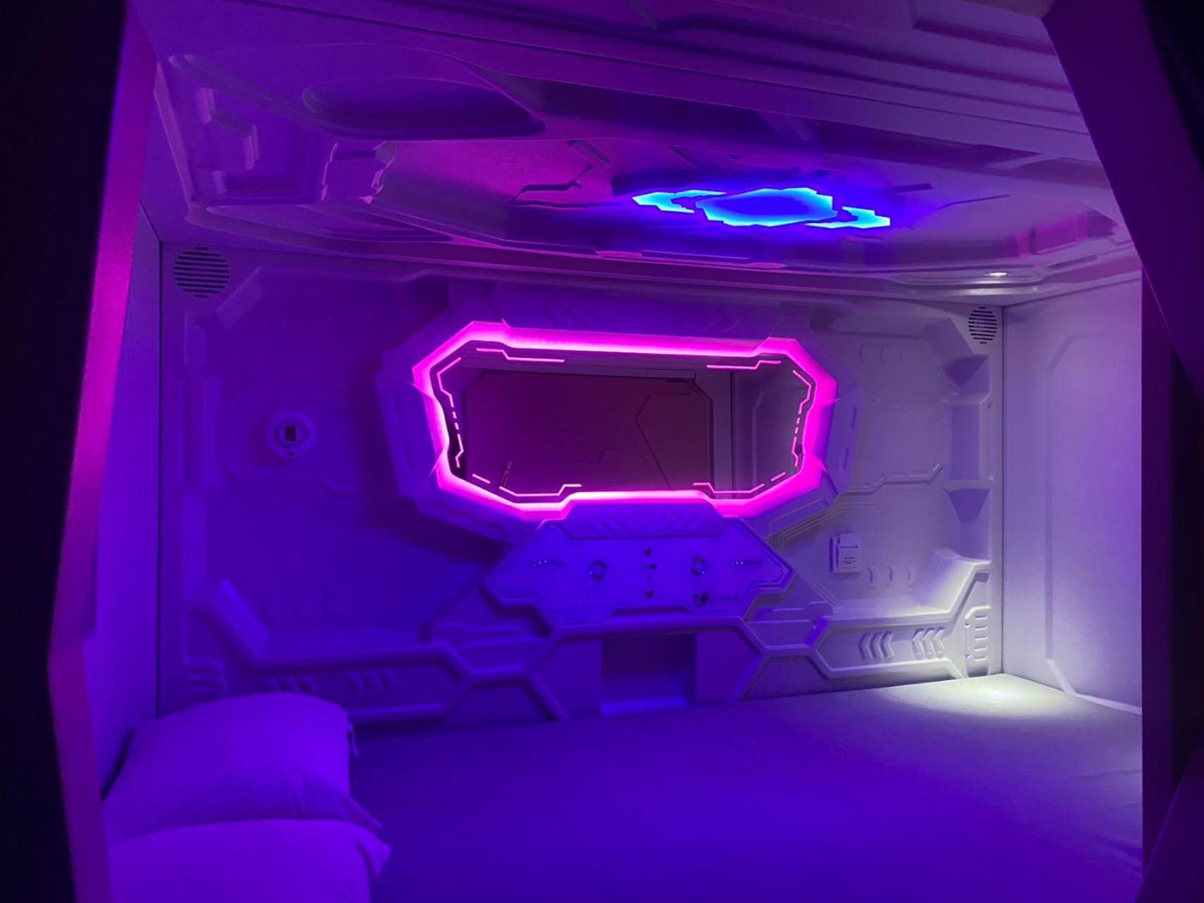 Hostel Mermaid Space Capsule